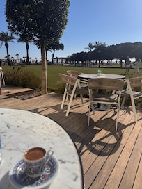 Godiva Cafe
