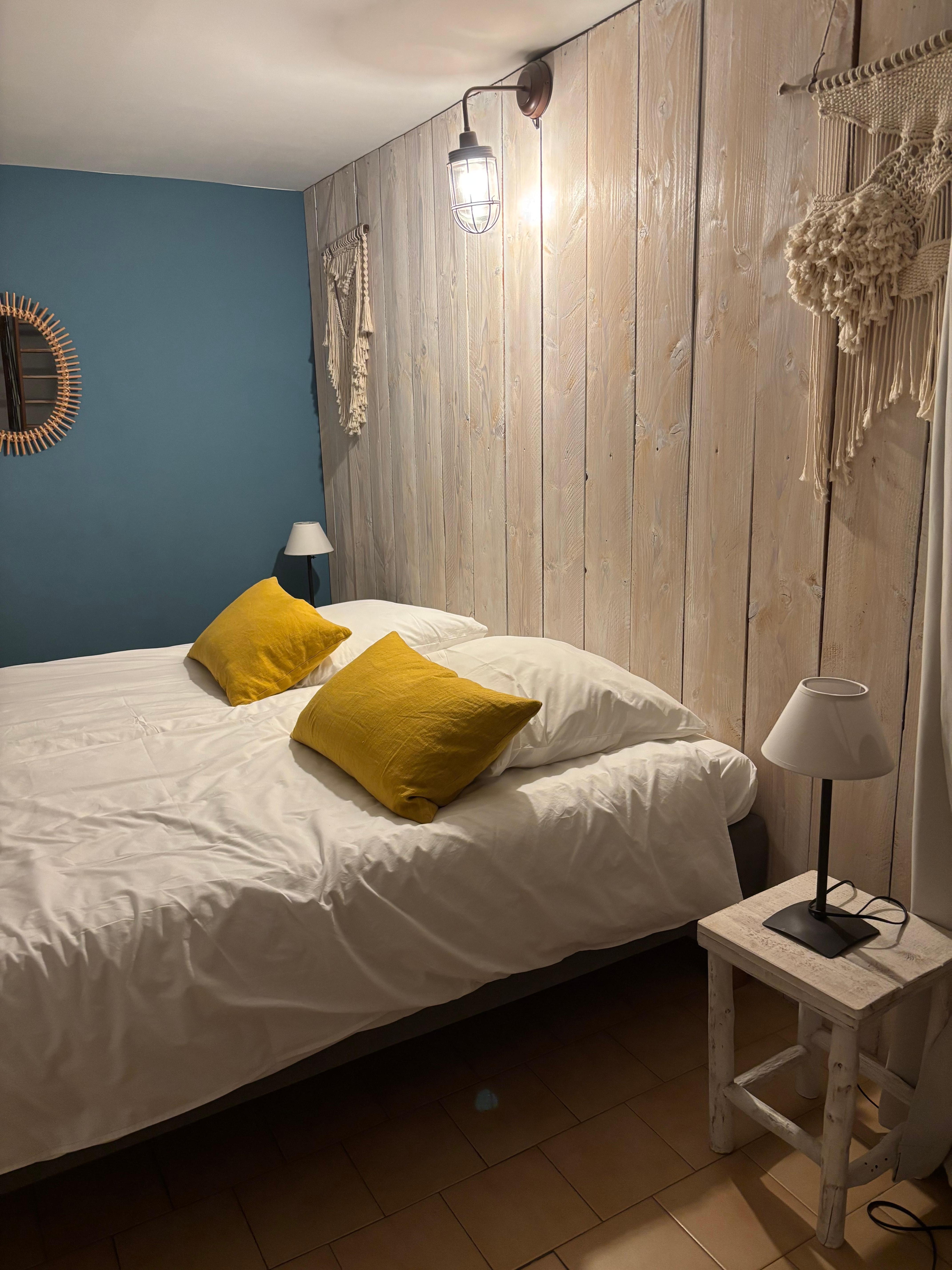 Deuxième chambre avec trois lits 