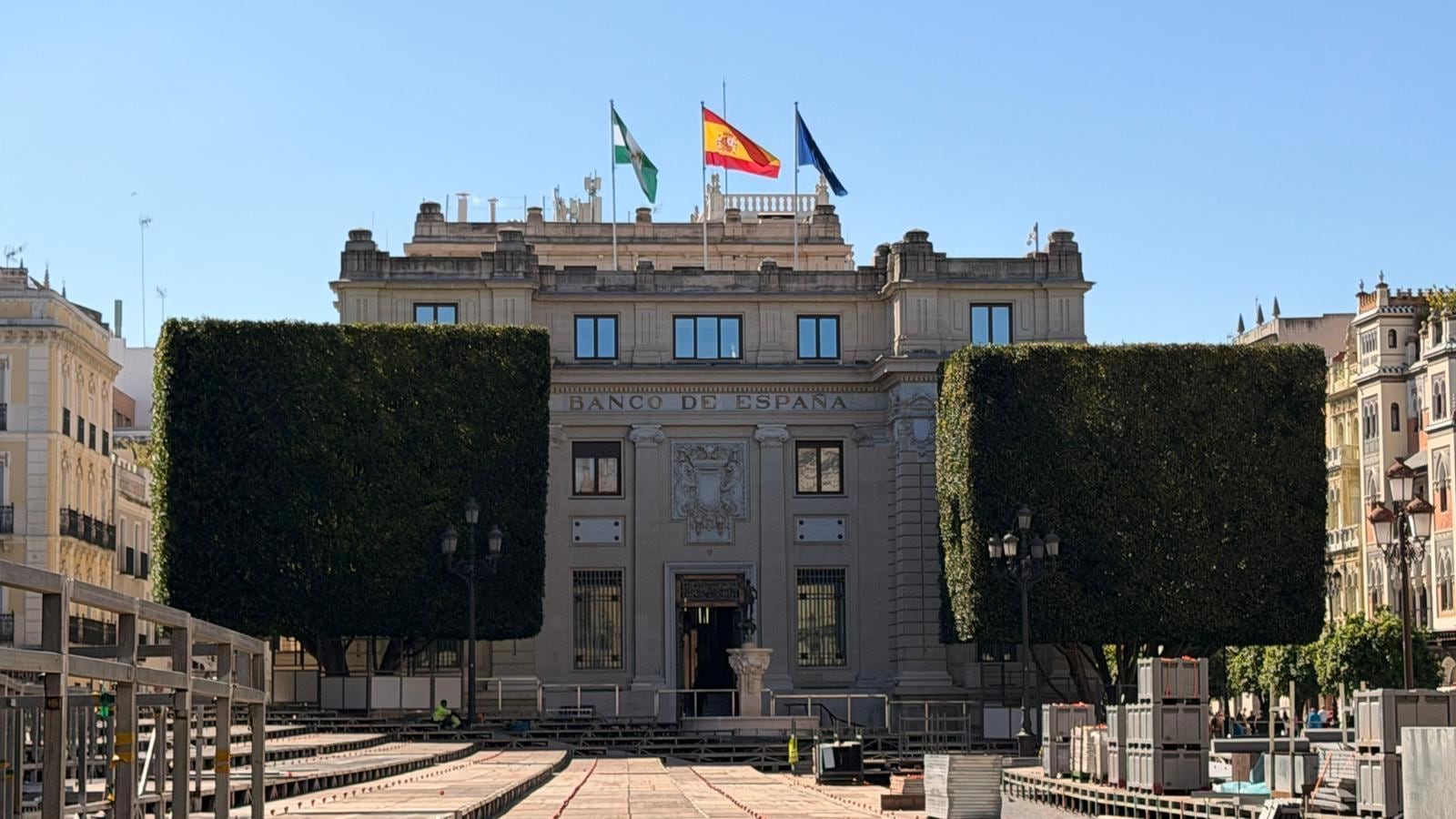 Perfectly trimmed bushes