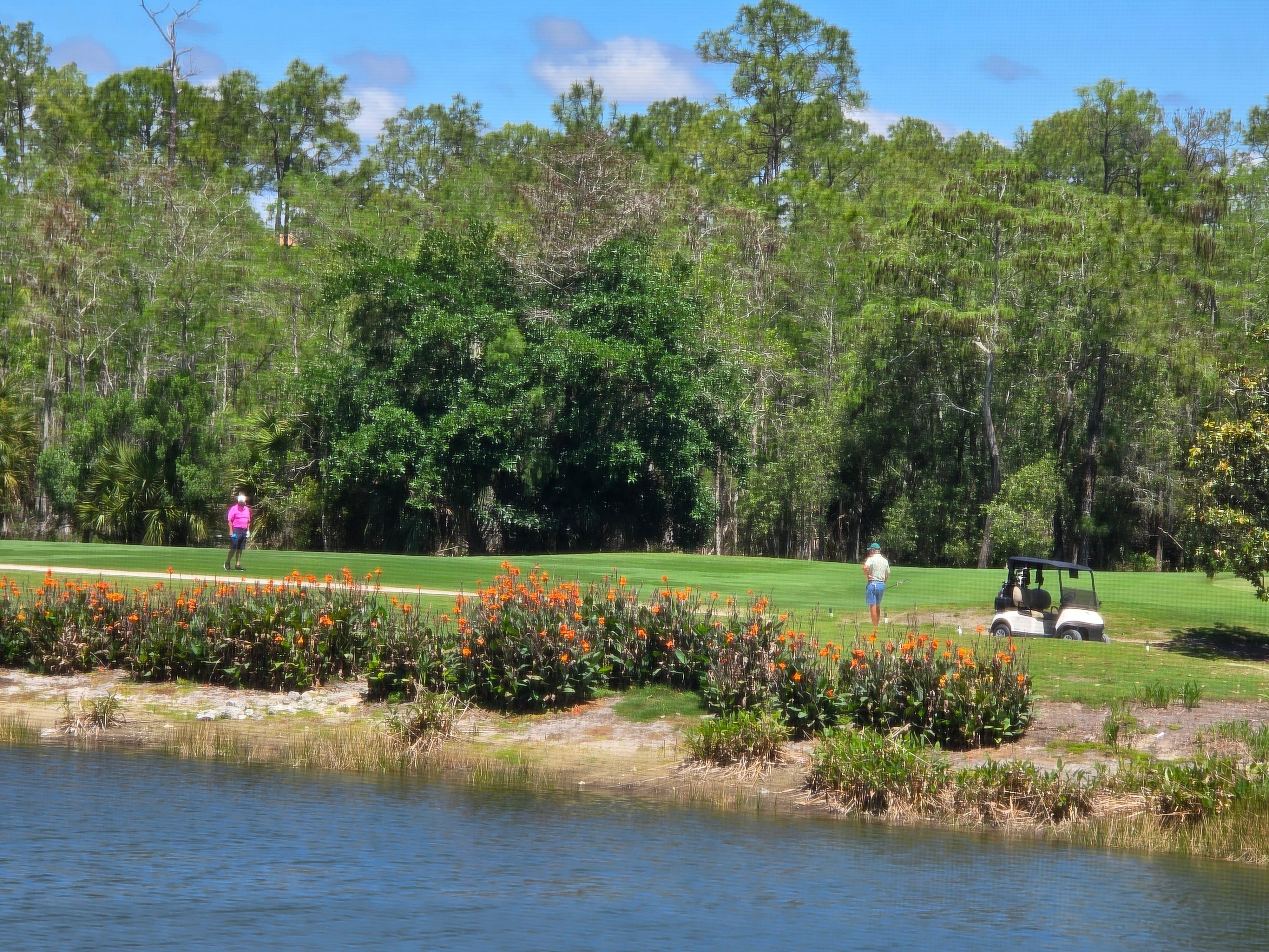 Amazing views of both water and the golf course from lanai. 