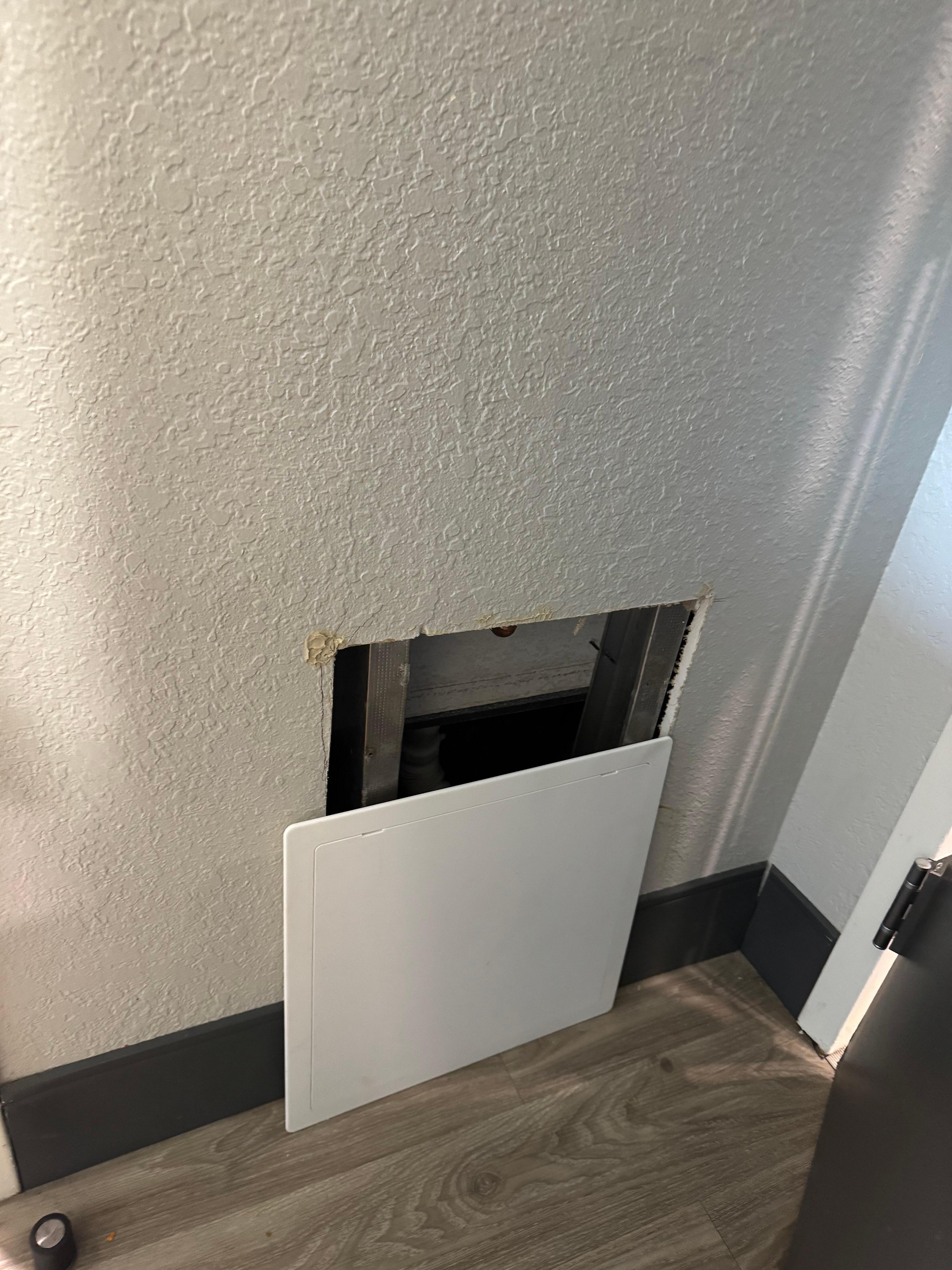 This kept falling of the wall 