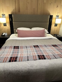 We stayed there for 3 nights as far as I know every stay the housekeeping would replaced fresh bedsheets and beddings and fresh bath robes it never happened and will give us complimentary wine every stay it never happens.