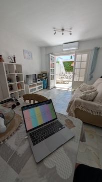 Working space at dining table