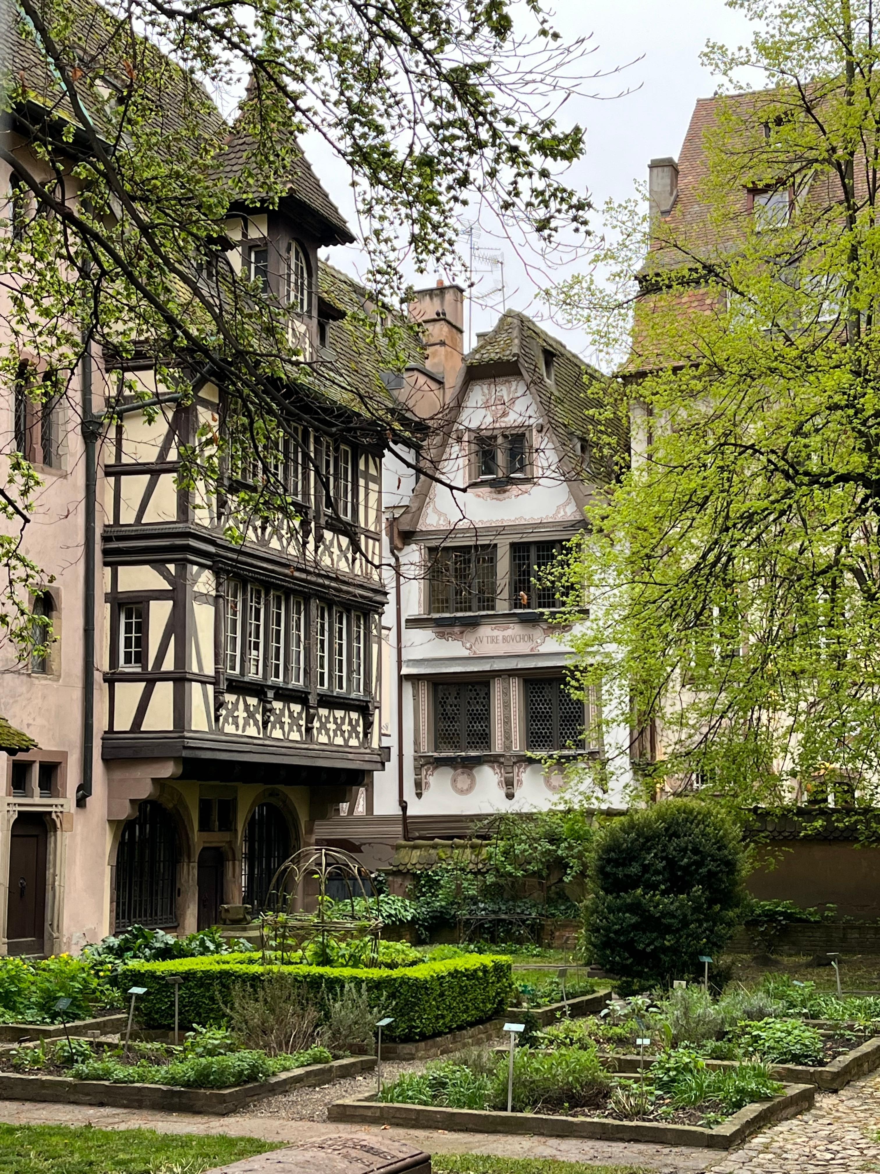 Lovely neighborhood in Grand Ile