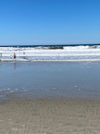 Waves from hurricane Erin
