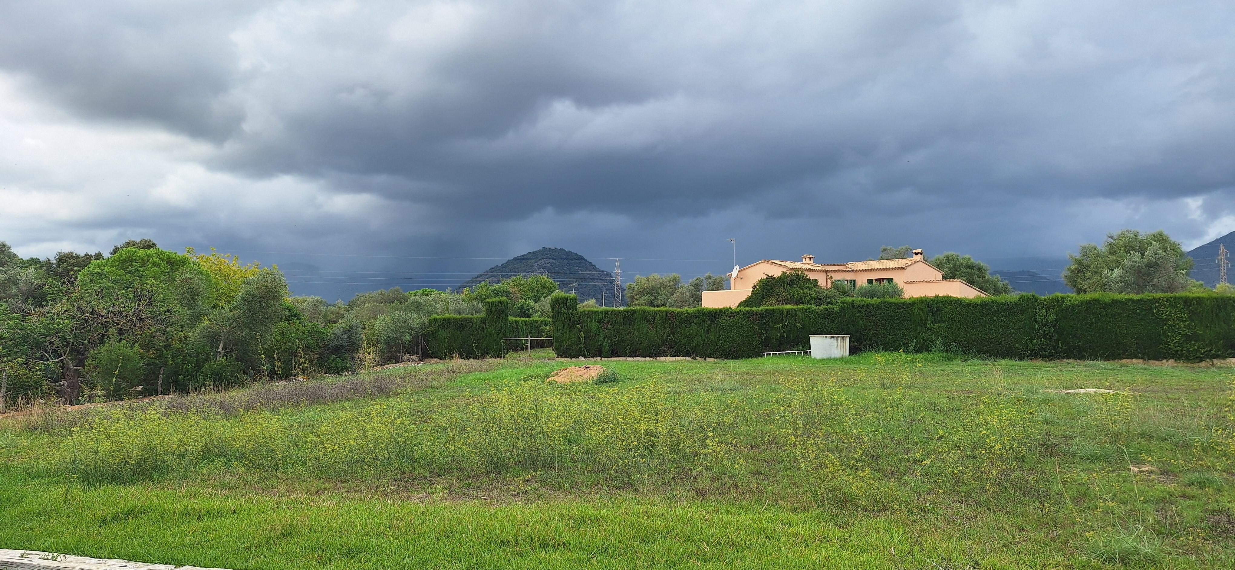 Blick aus der Haustür zum Puig de Maria