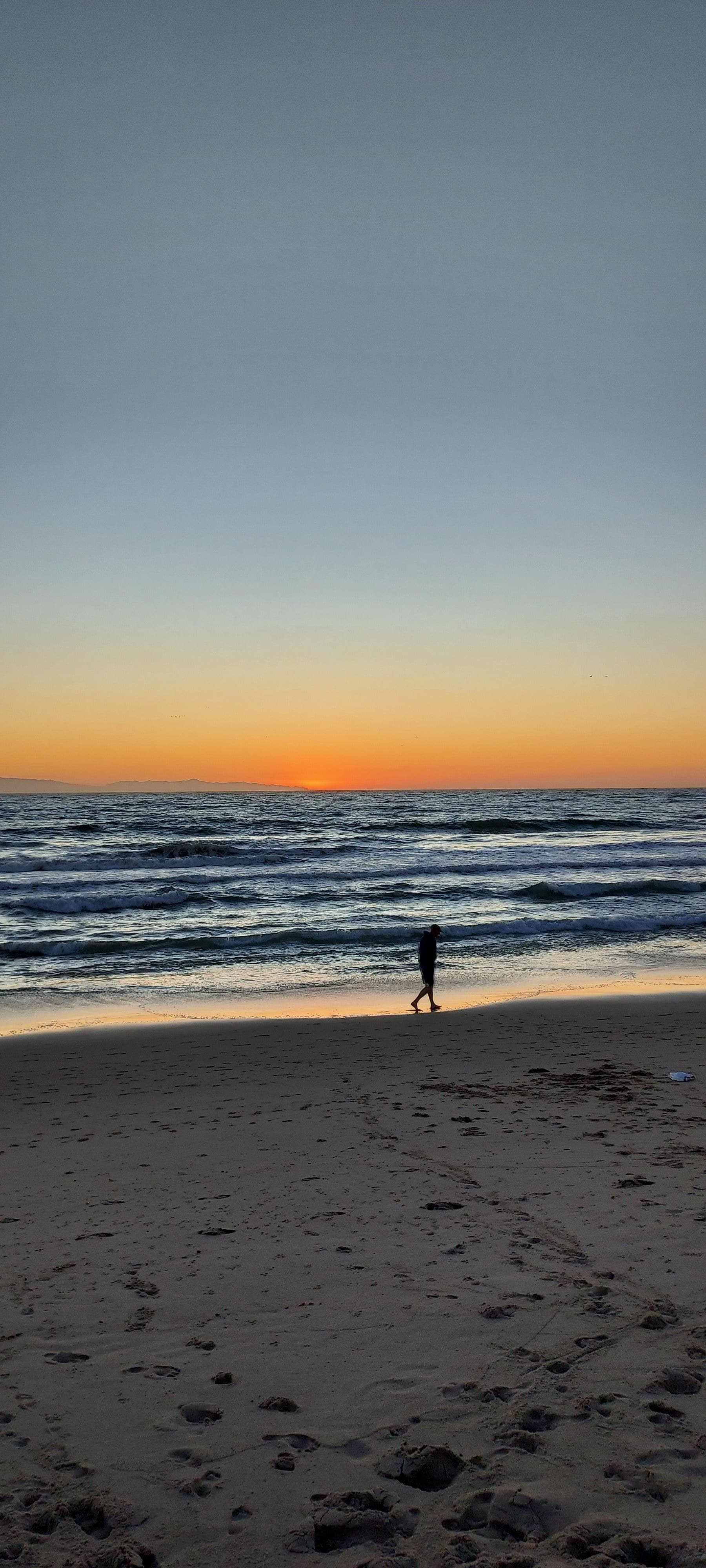 6 or 7 houses from the beach! 