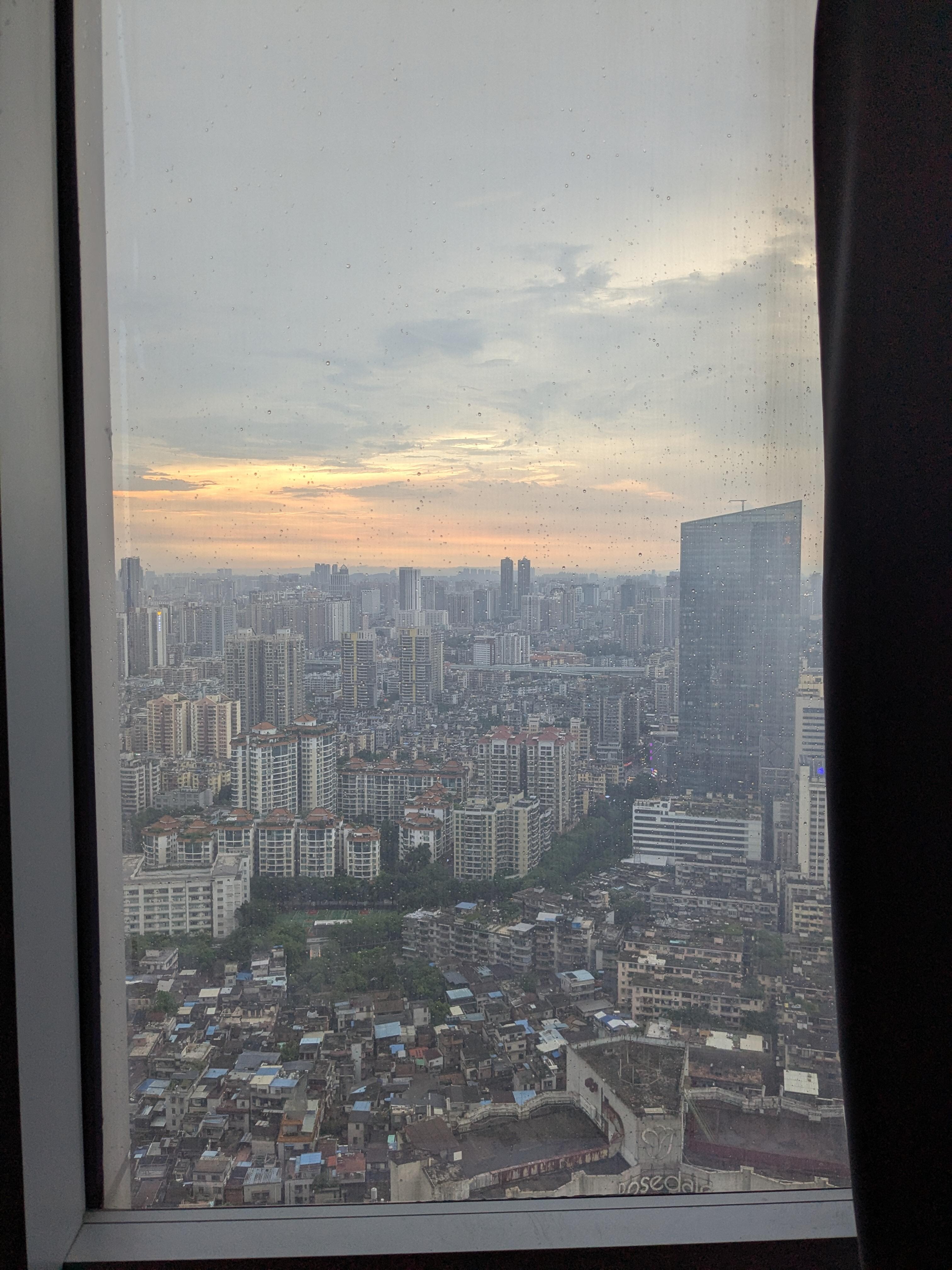 部屋は、高層階になるので展望は良いです!