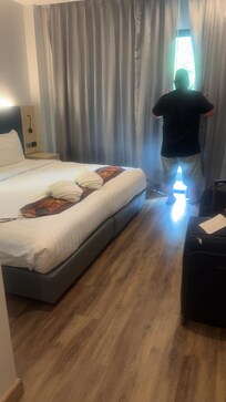 Newer room. Comfy bed but kept falling down gap as 2 beds pushed together