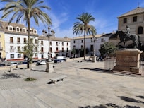 Fachada hotel a la Plaza