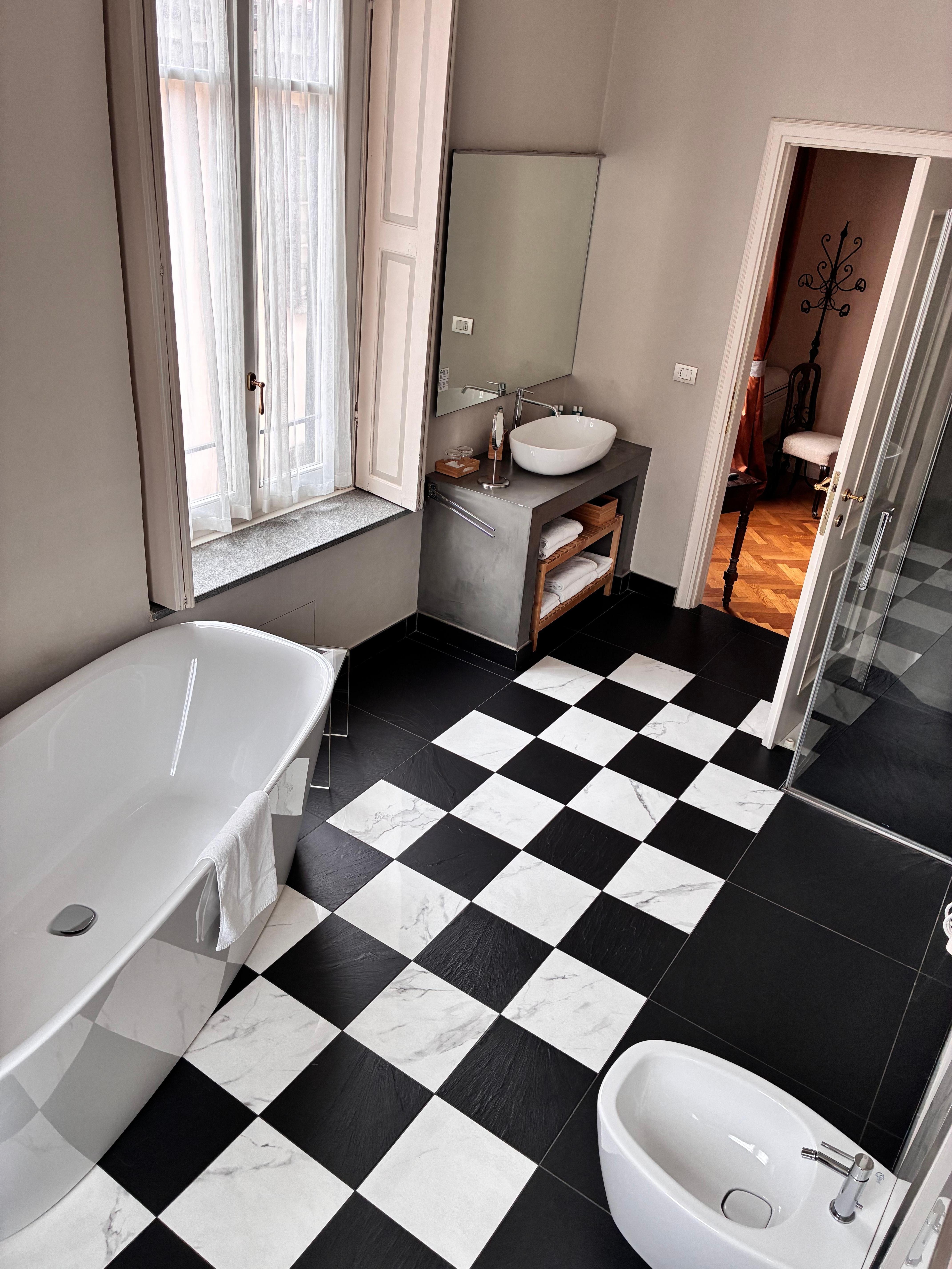 Deep bath and rain shower head