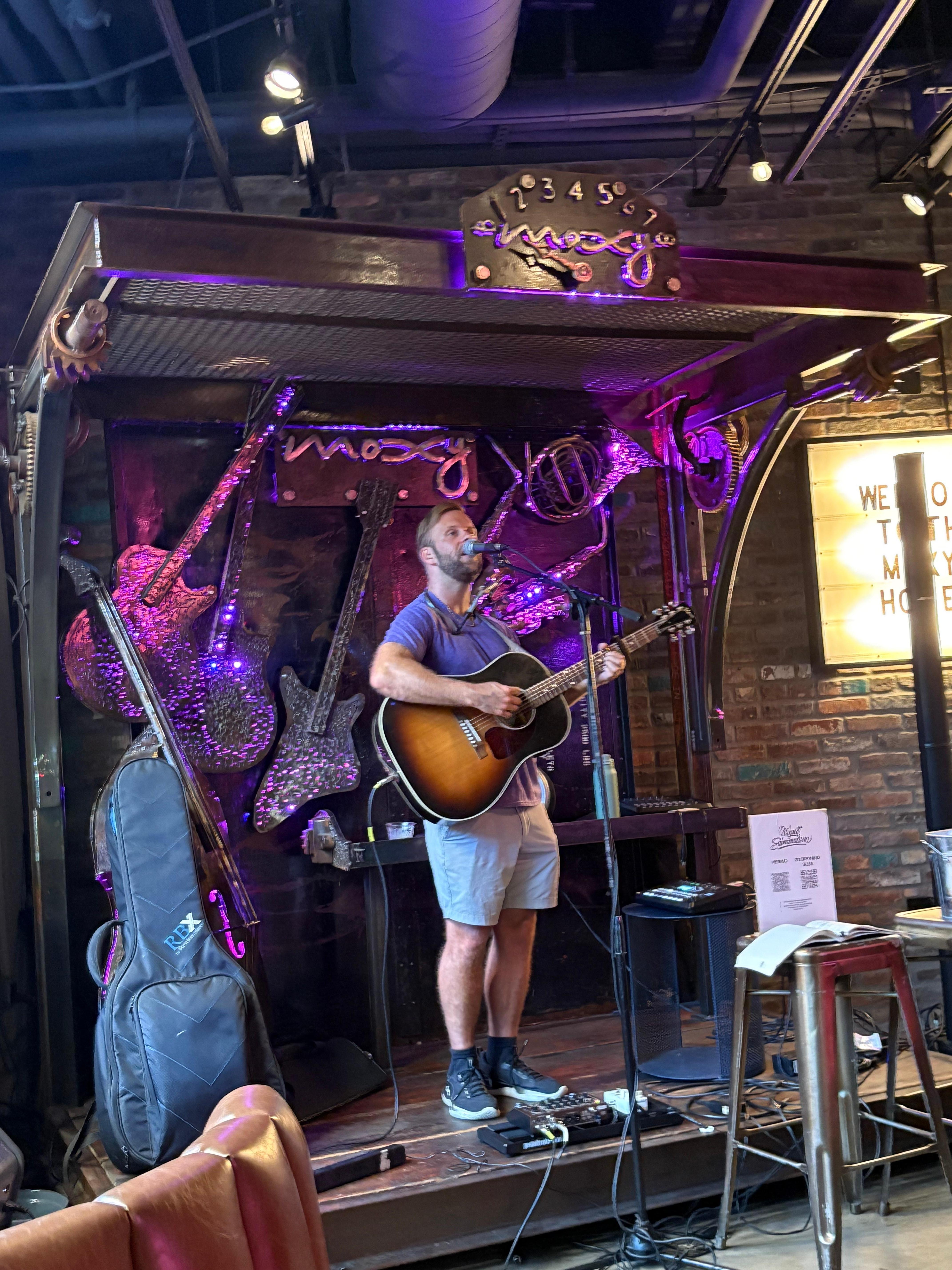 Live Music in the hotel Moxy lobby