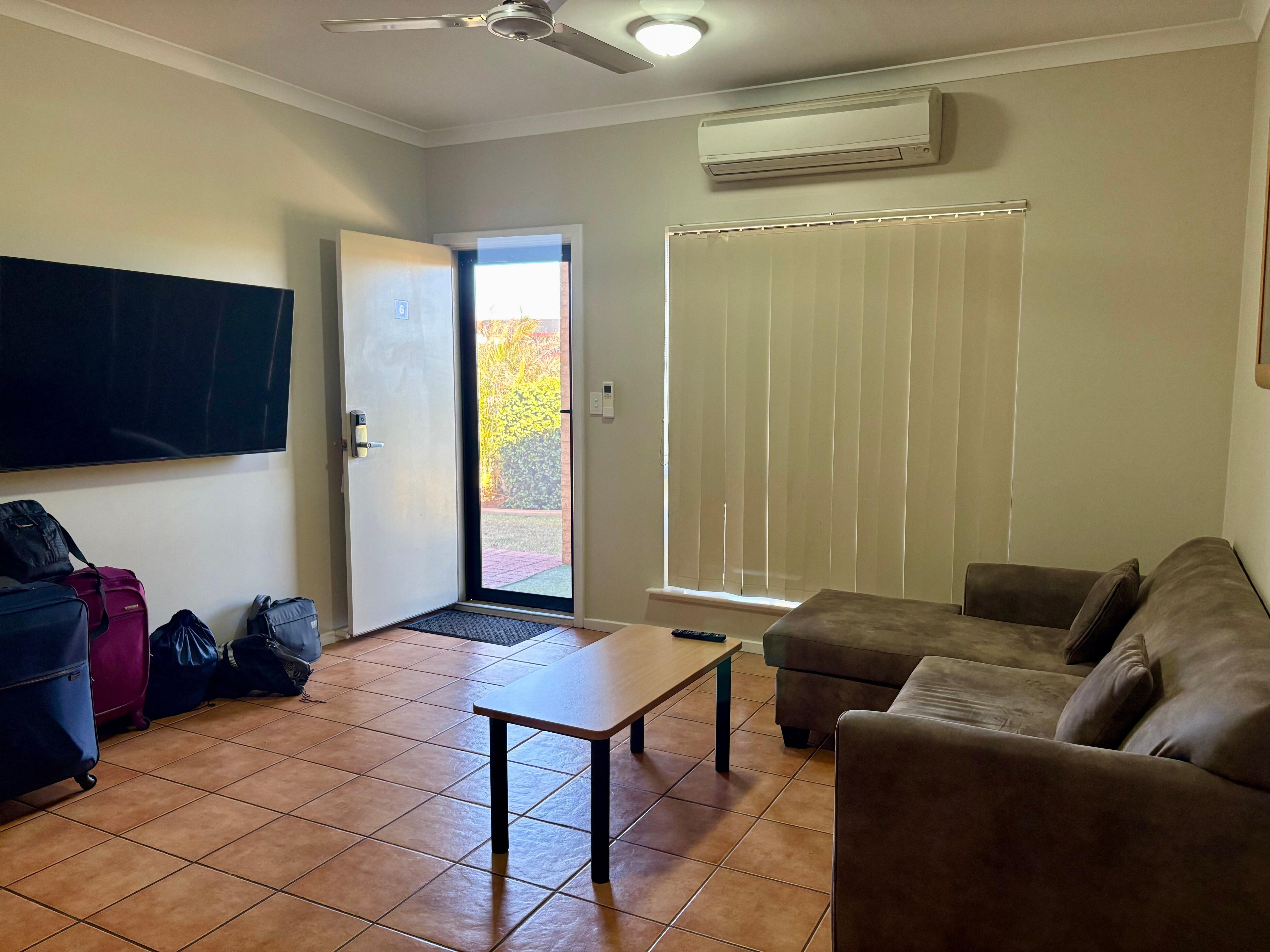 Lounge & TV