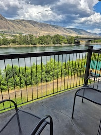 3rd floor balcony