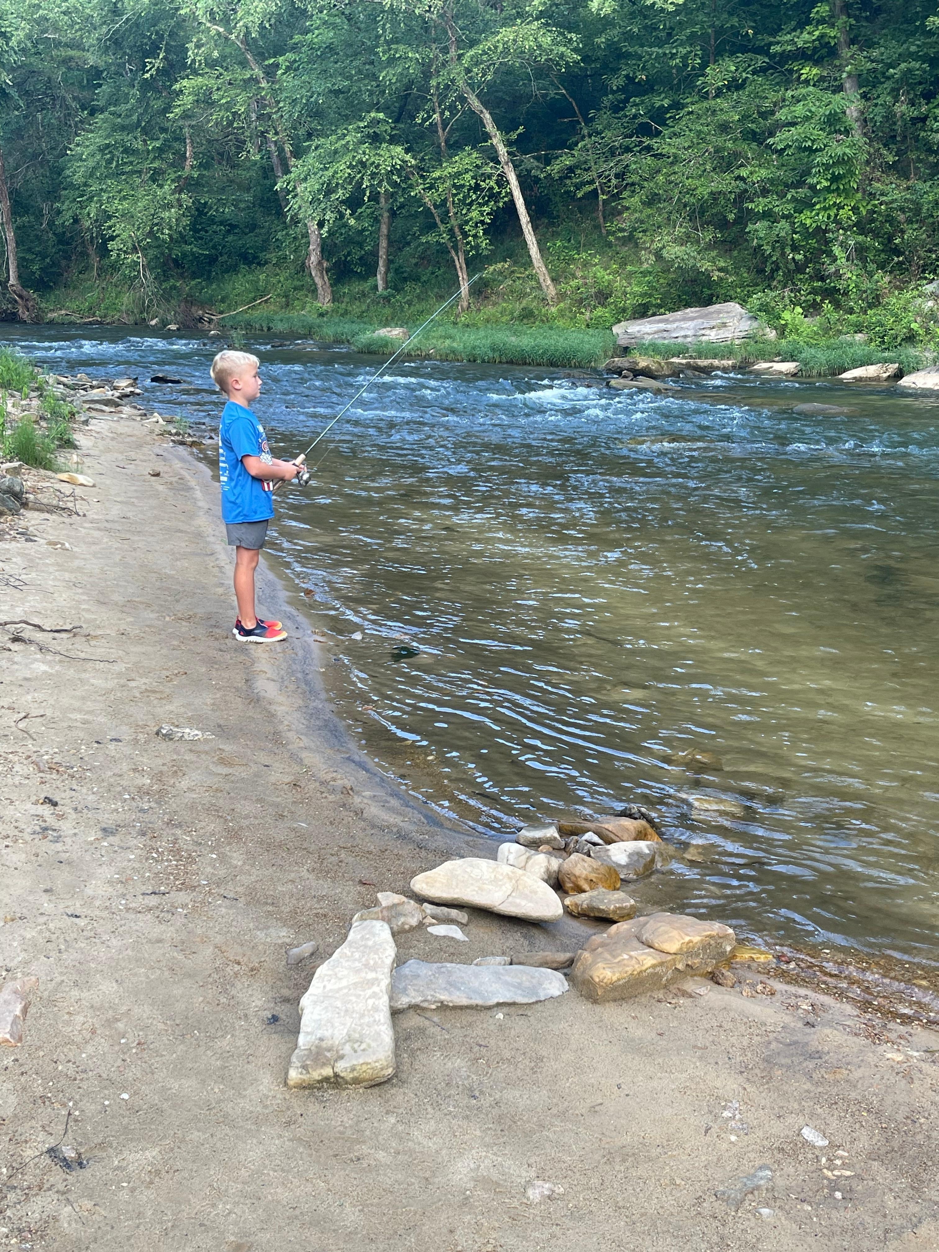 Even the young ones can catch fish here! 