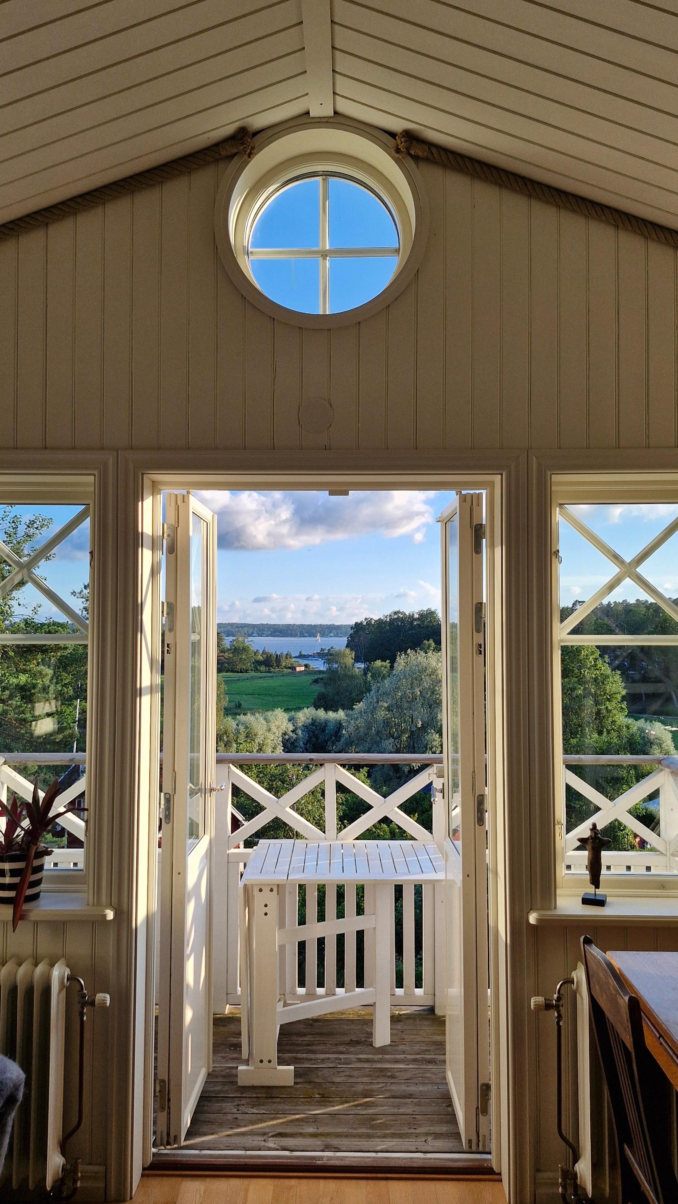 Ausblick aus dem oberen Geschoß bei Tag