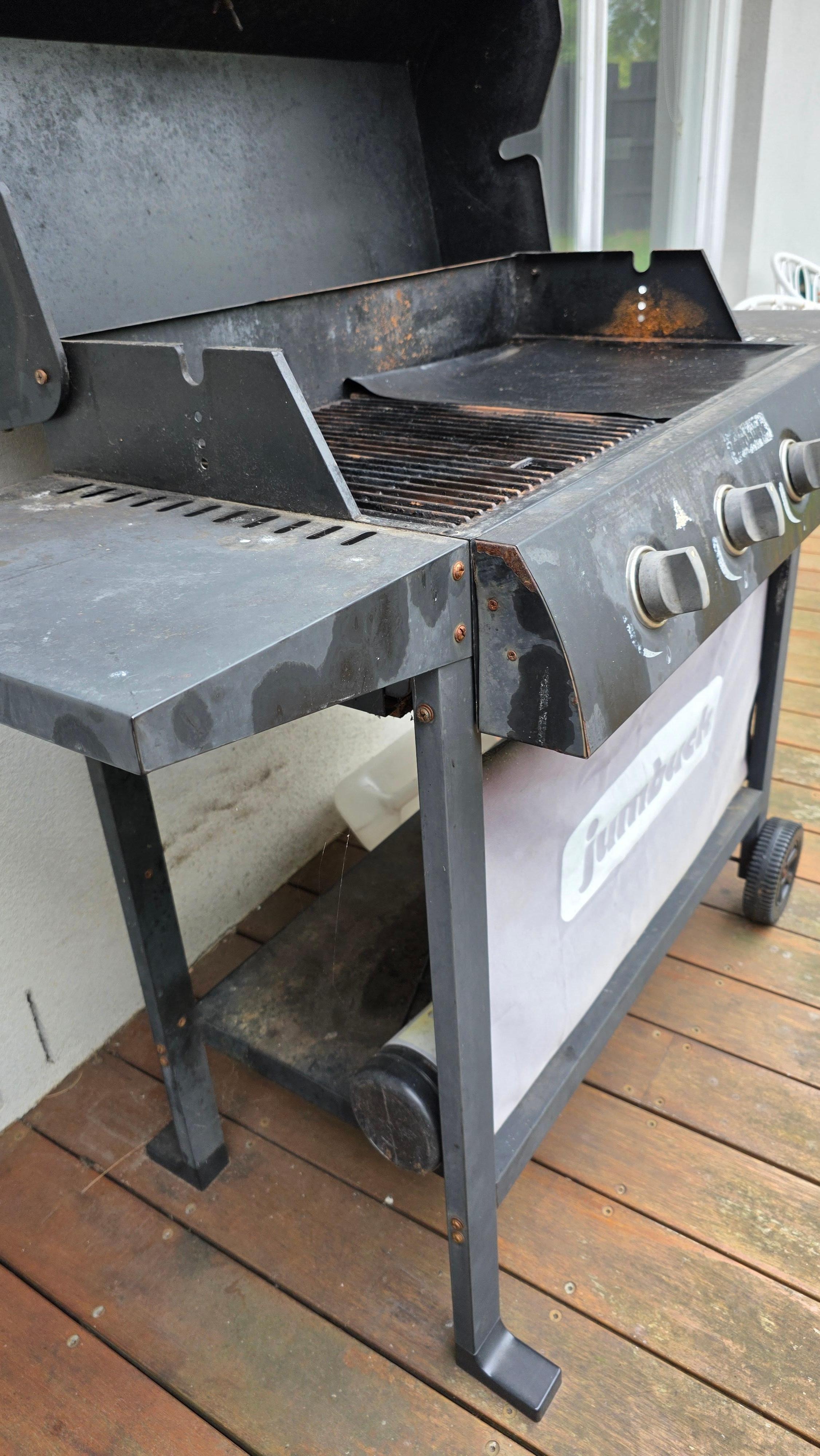 Rusted bbq