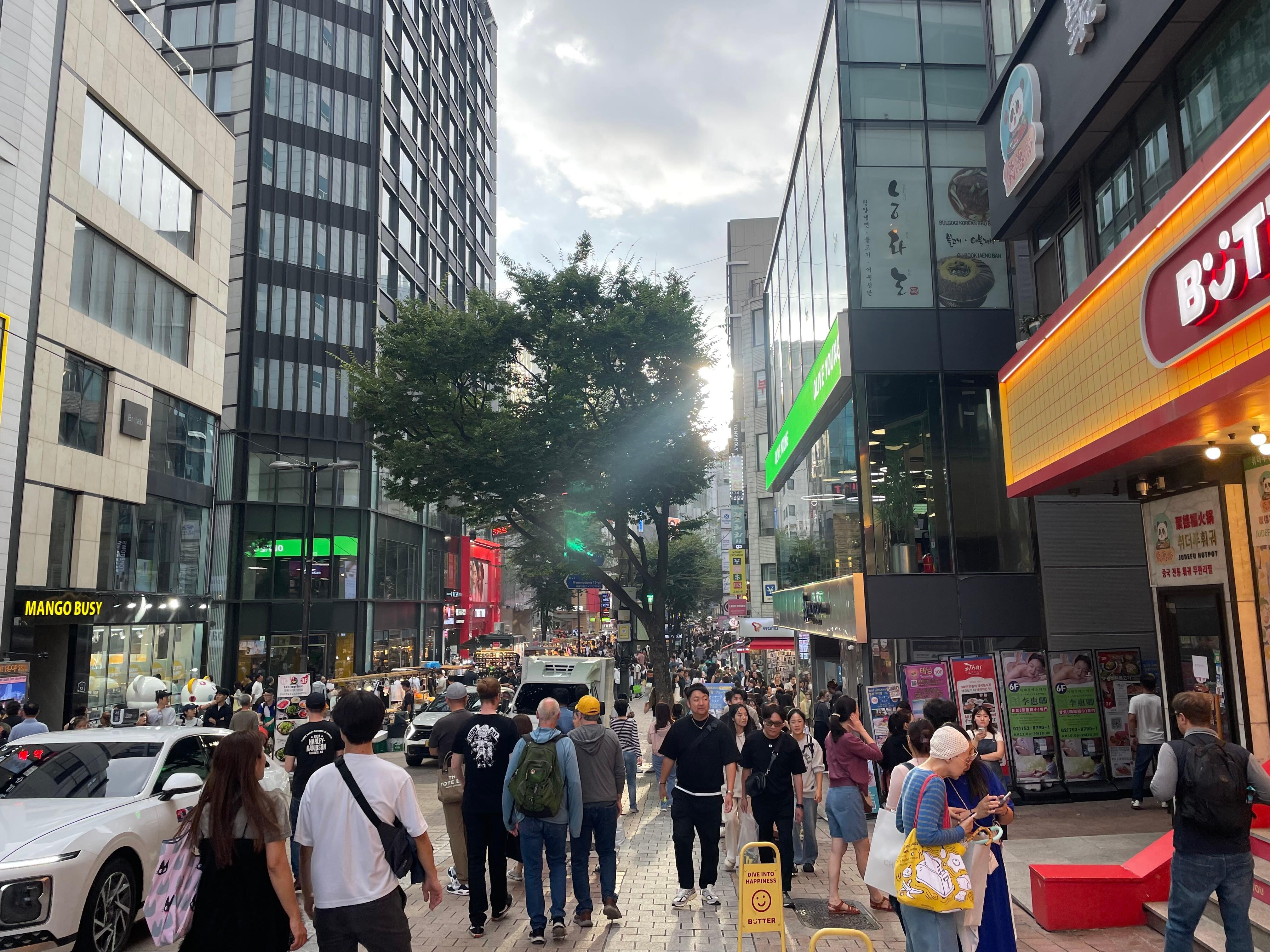 Myeong-dong shopping district 
