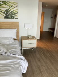 look how low the bed is!