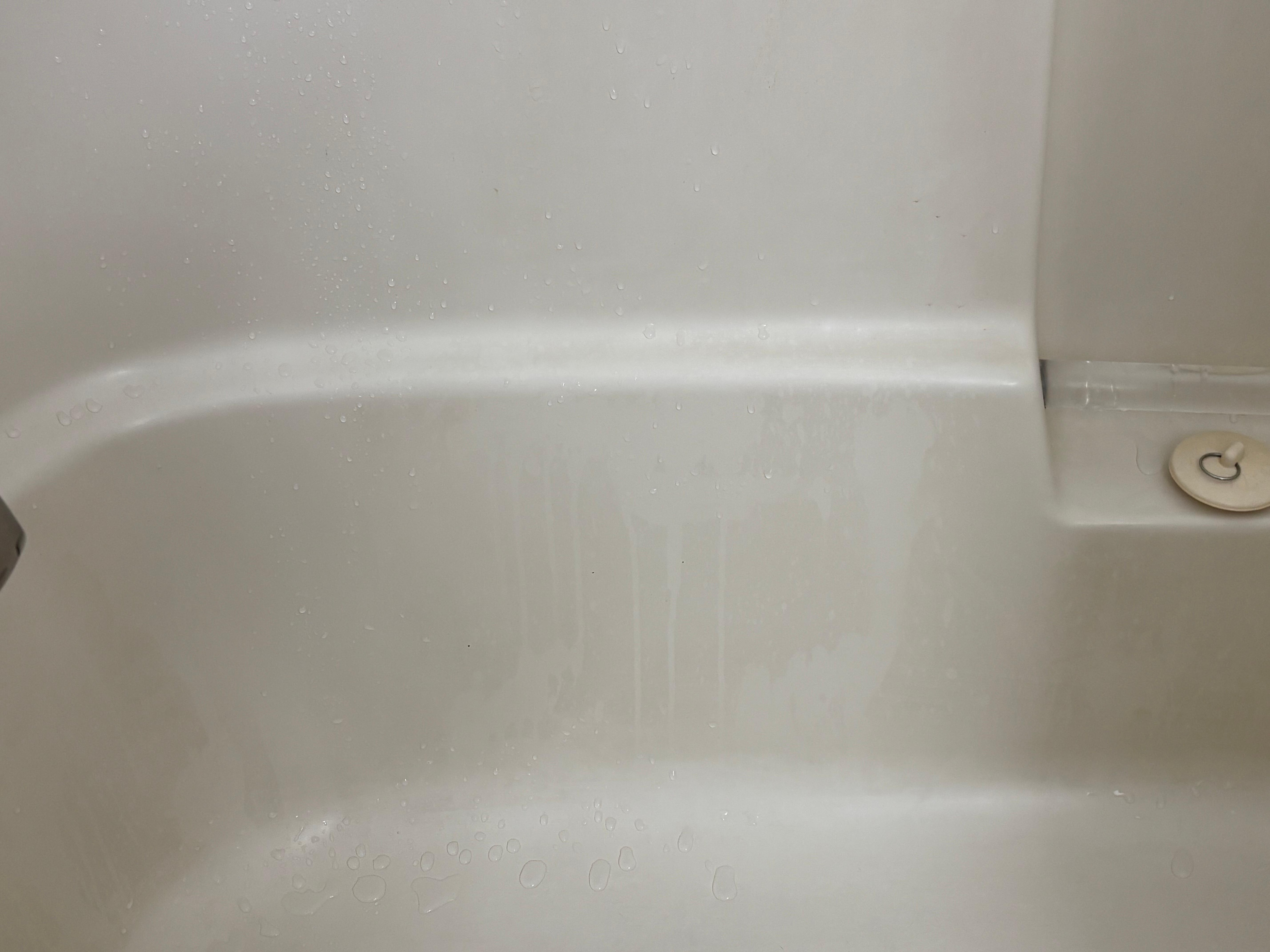 The tub needed a cleaning in was NOT good. I could wipe the grime with my fingers.