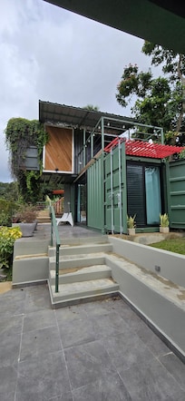 Upper and lower unit with double bed, fullback, and TV in each. Upper has patio.