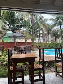 Área de café da manhã ao ar livre (ideal para pets)