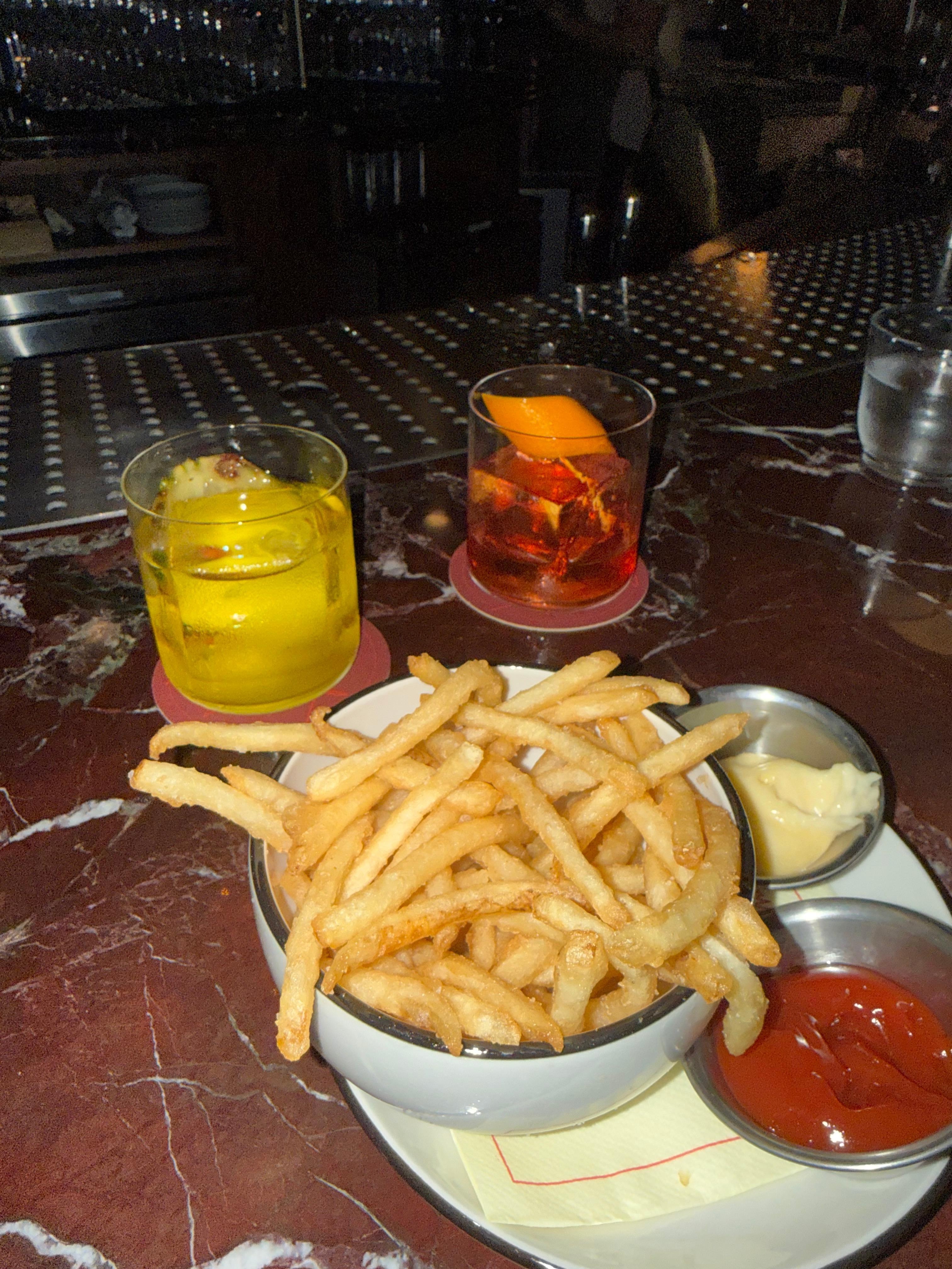 Drinks and a snack at the bar 