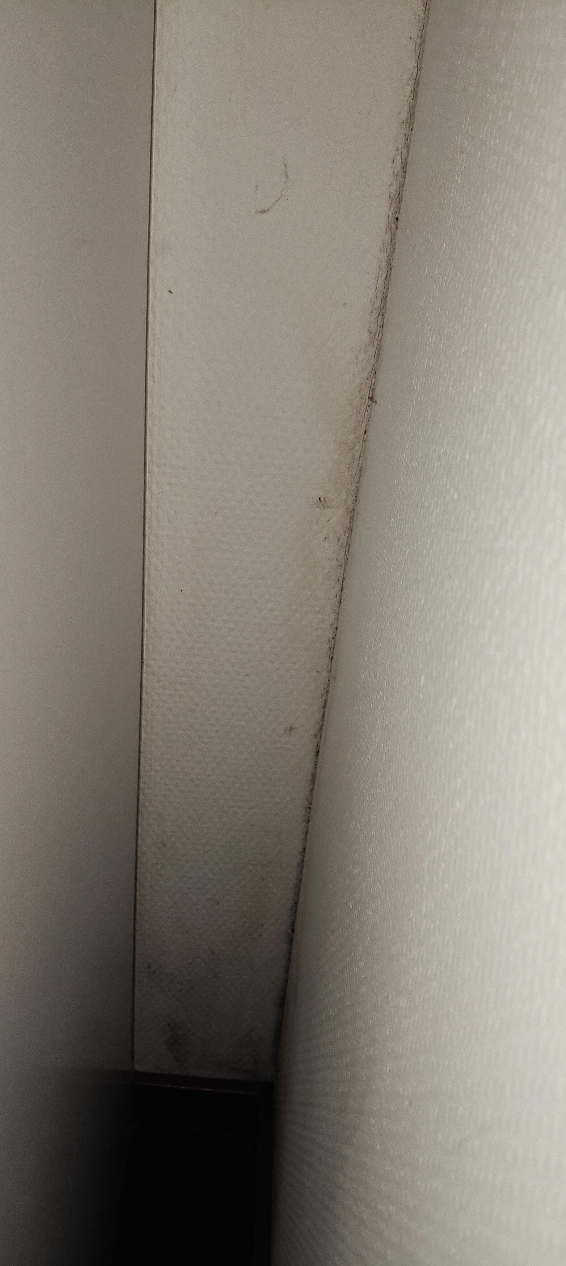 Ecke neben dem Schlafzimmerschrank