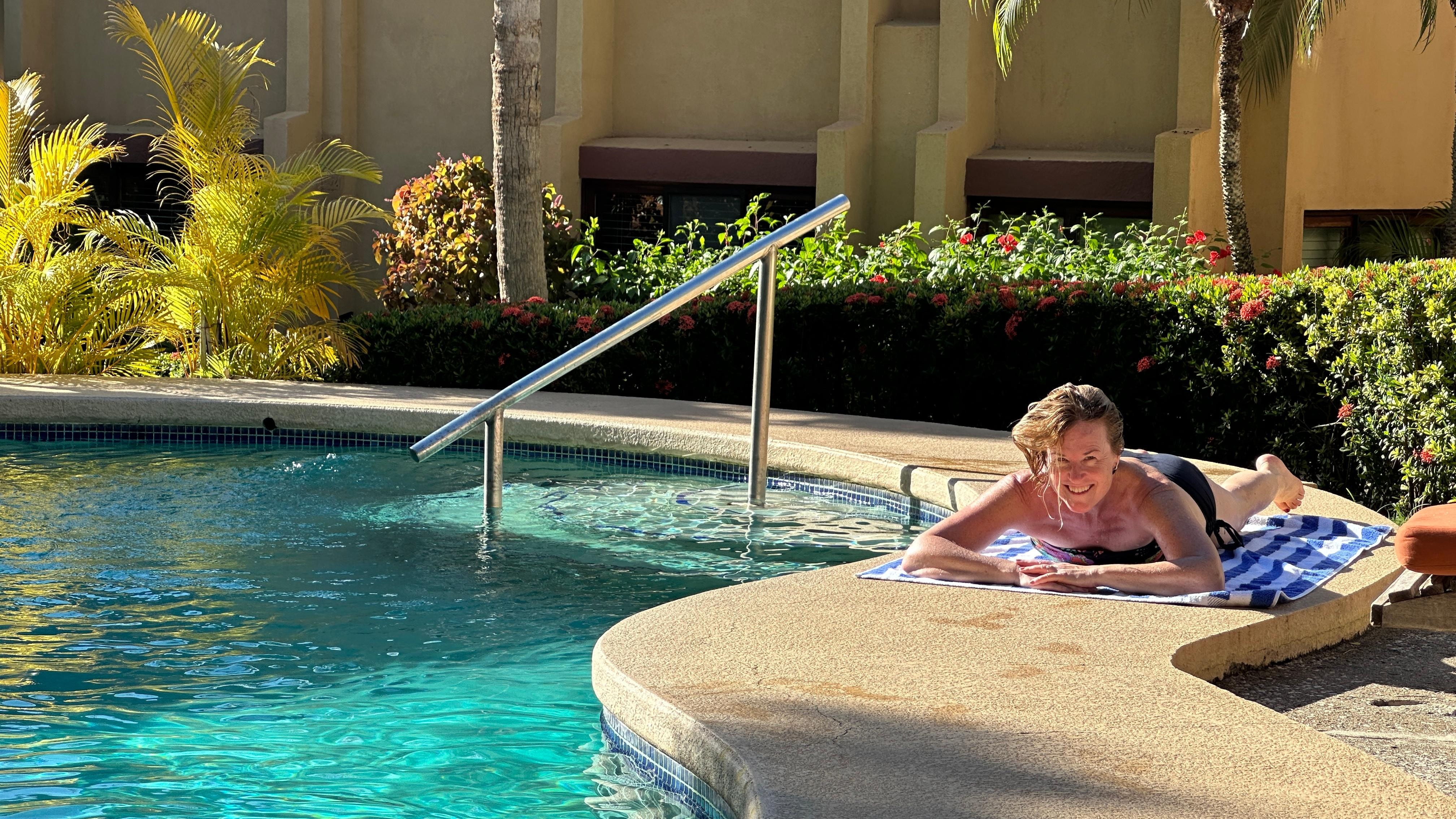 The pool was the perfect temperature and clean.  Caretaker is excellent