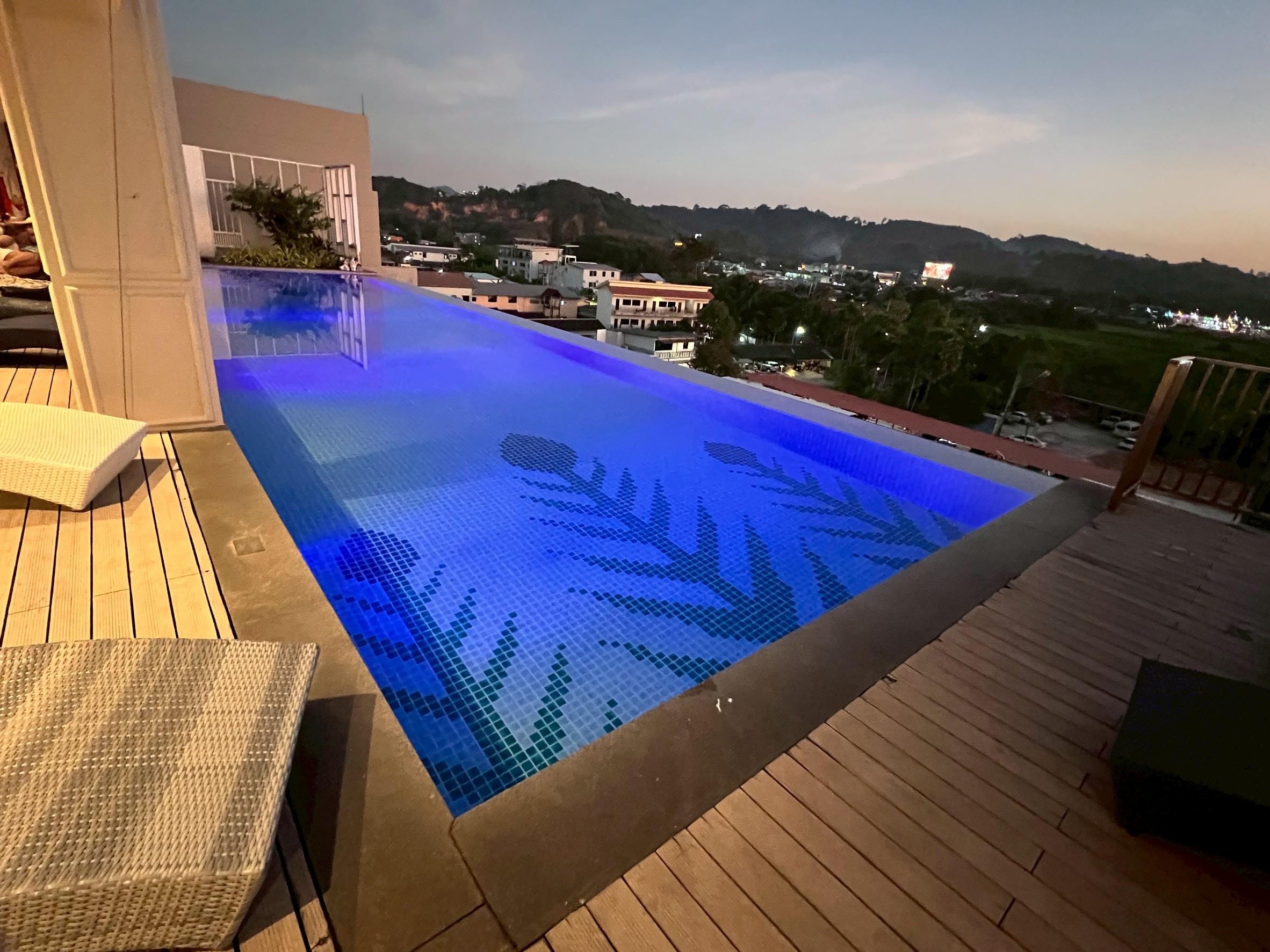 Swimming pool on the roof