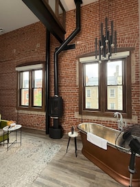 Soaker tub and gas fireplace