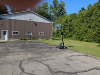 Basketball net with balls
