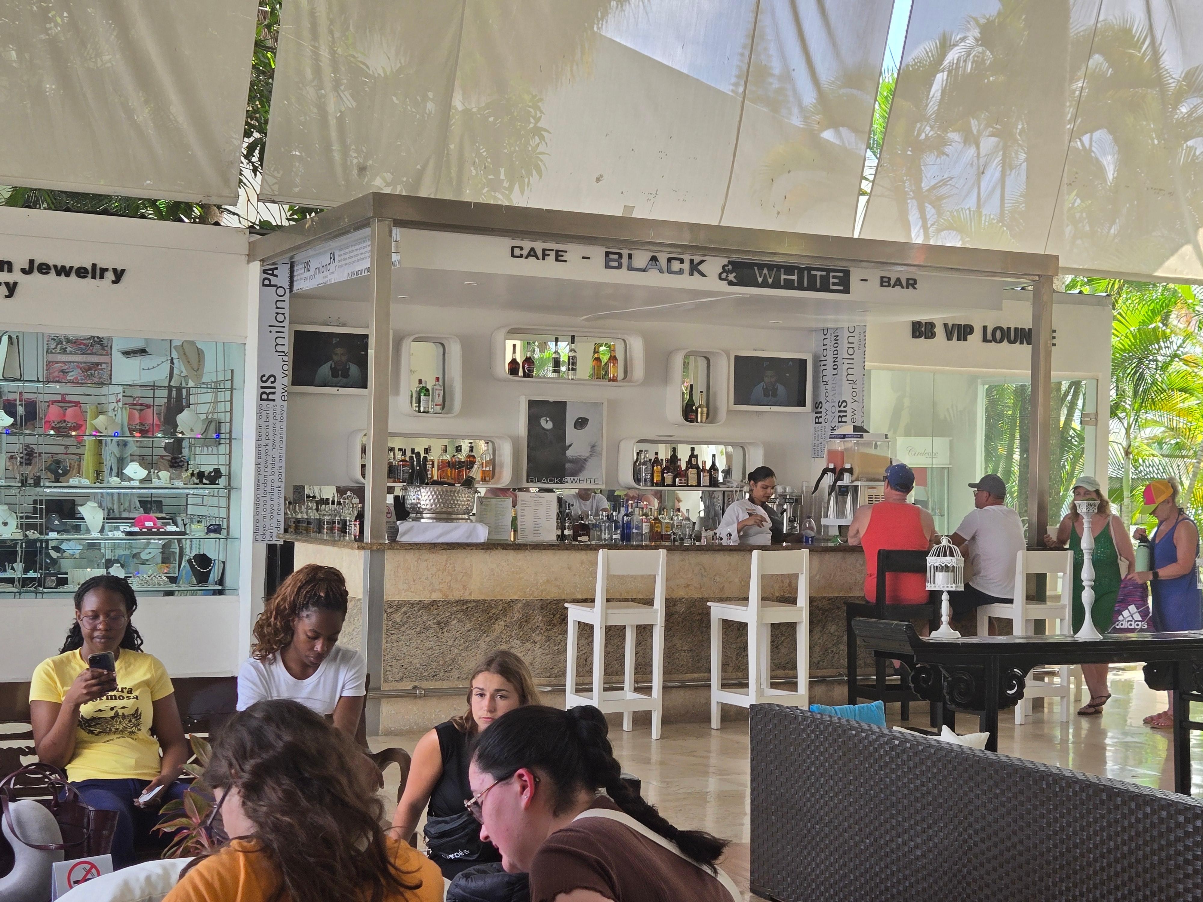 This is the bar at the lobby.It's called the black and white.