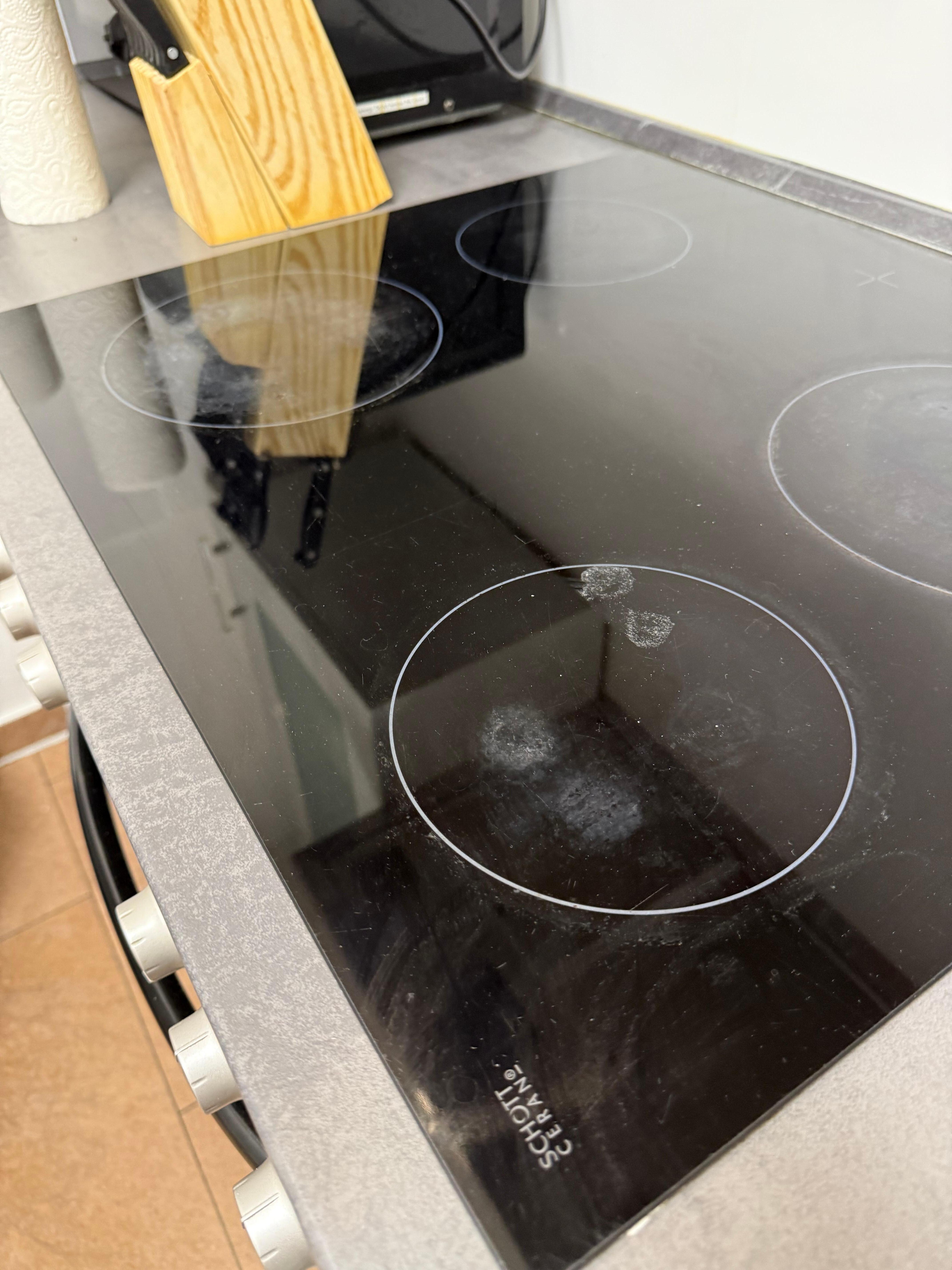 Filthy stove ( i should have taken a picture of the sponge left behind to do dishes that was enough to upset my stomach