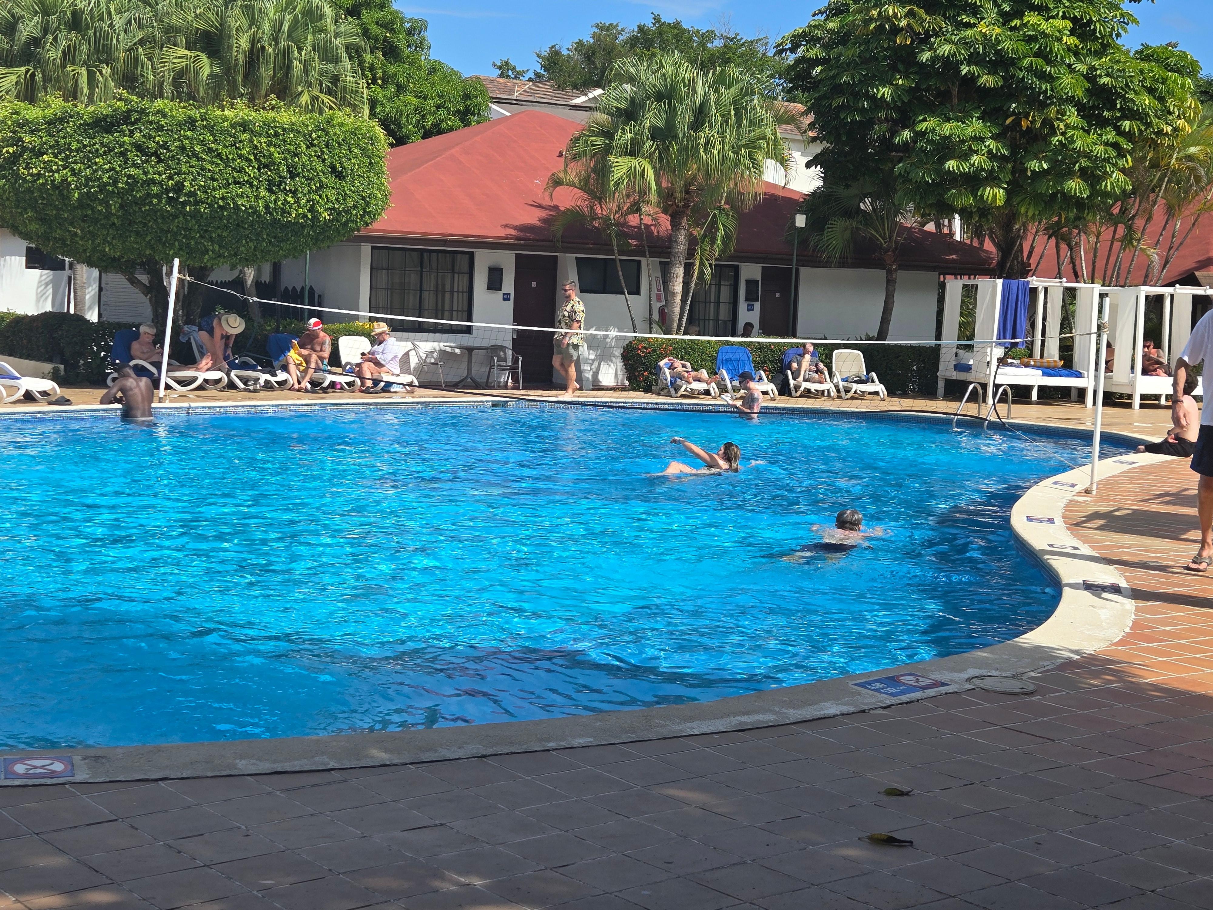 This was the swim up pool bar that we spent a lot of time at.
