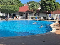 This was the swim up pool bar that we spent a lot of time at.