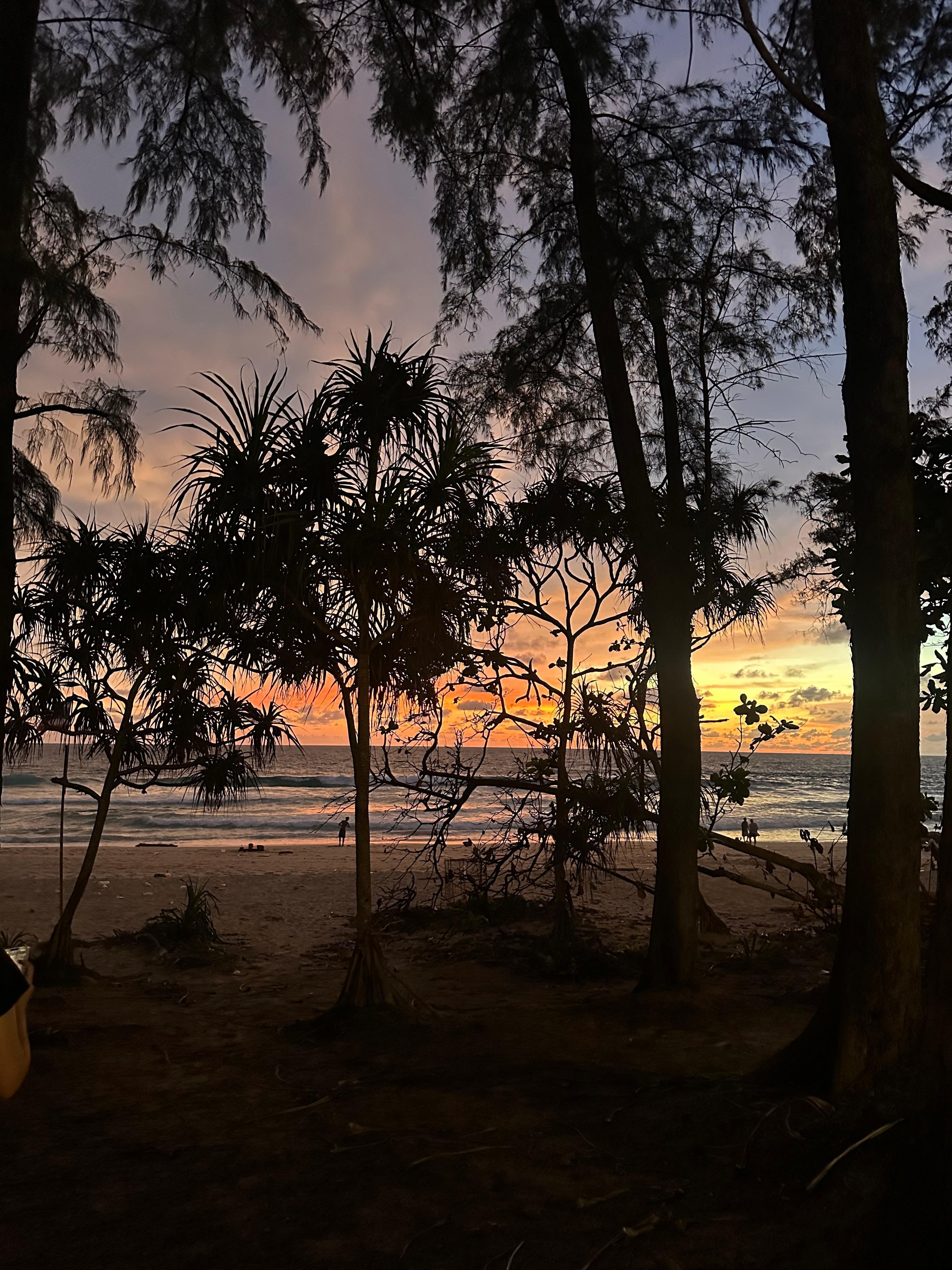 Beautiful sunsets on the beach. 