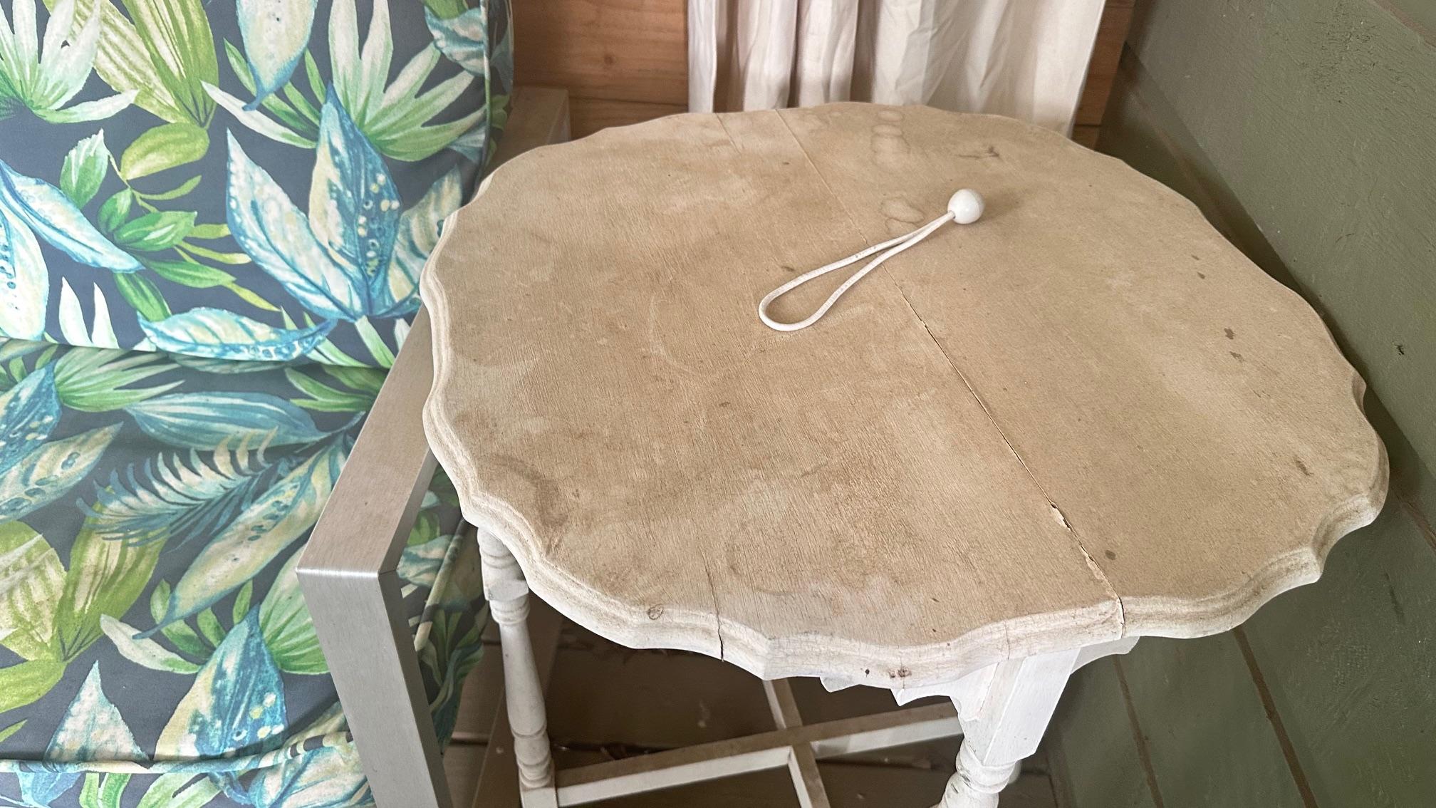 Dirt on the outdoor furniture 