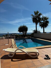 Good size pool… maybe a little deep for small children at the shallow end.