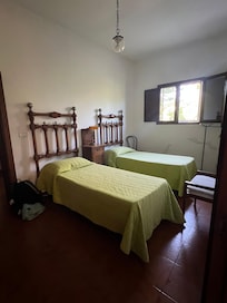 Twin bedroom