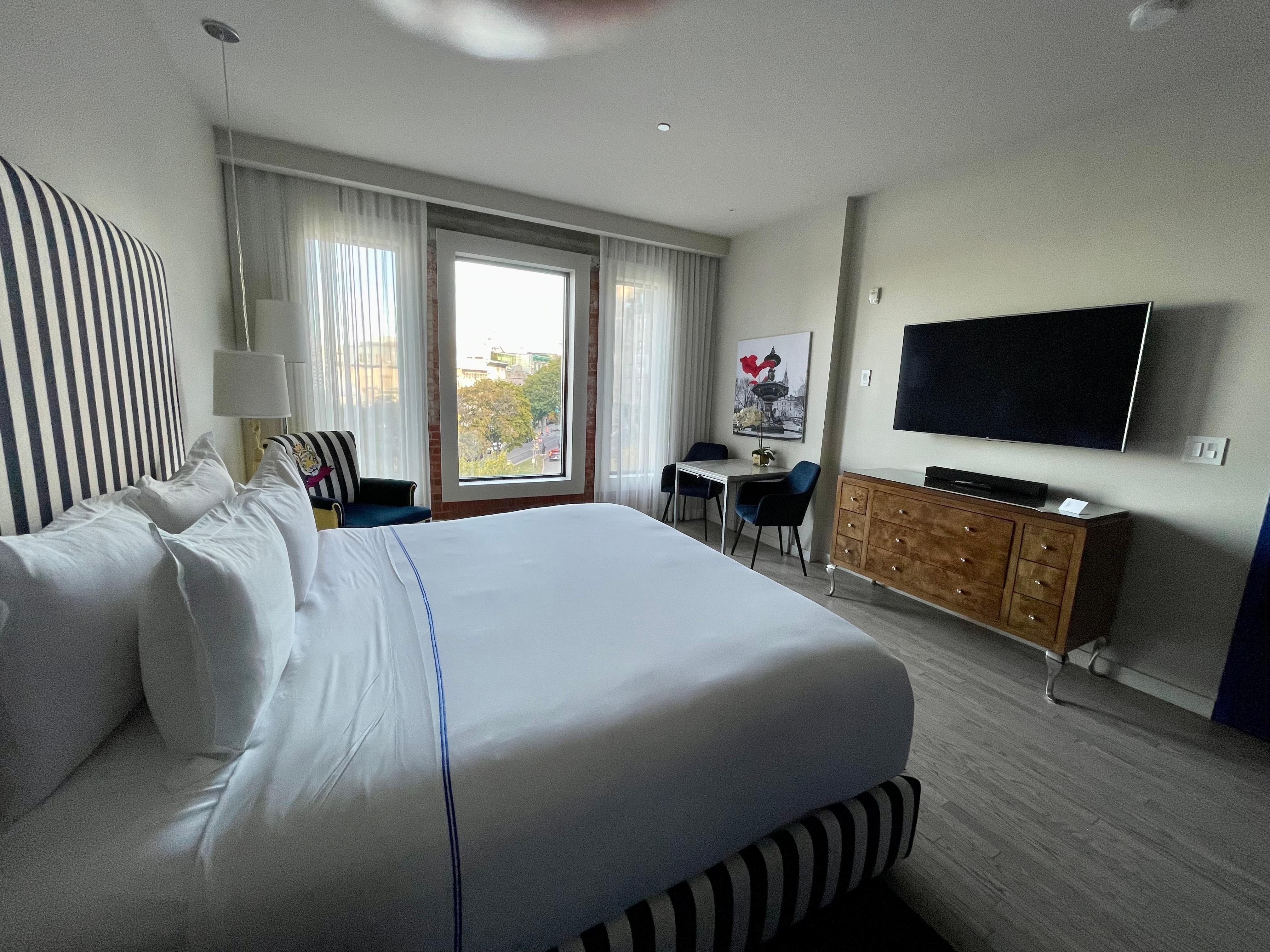 Classic room with view 