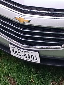 Este es el carro de la de limpieza hay lo tenia estacionado donse se supine era mi estacionamiento yo que rente ese lugar y segun ella no savia