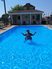 Clean pool!