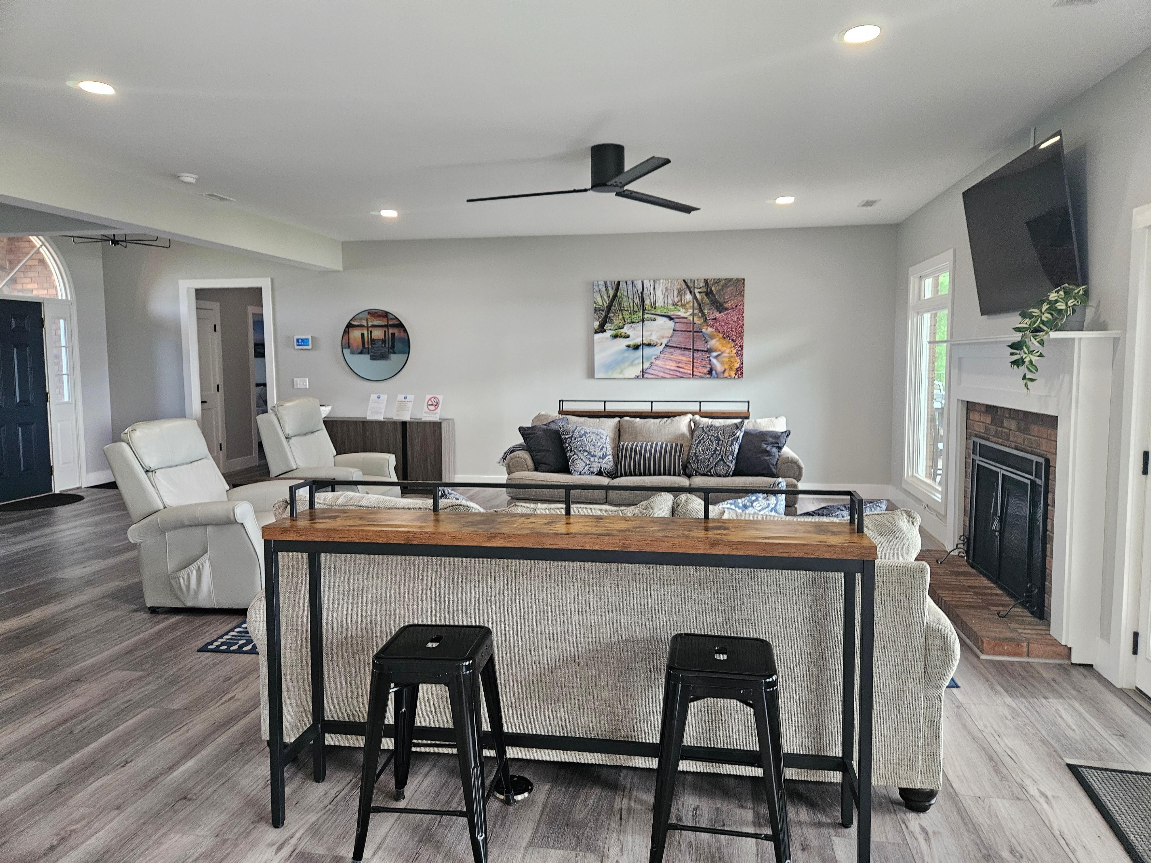 Living room area, view from the kitchen