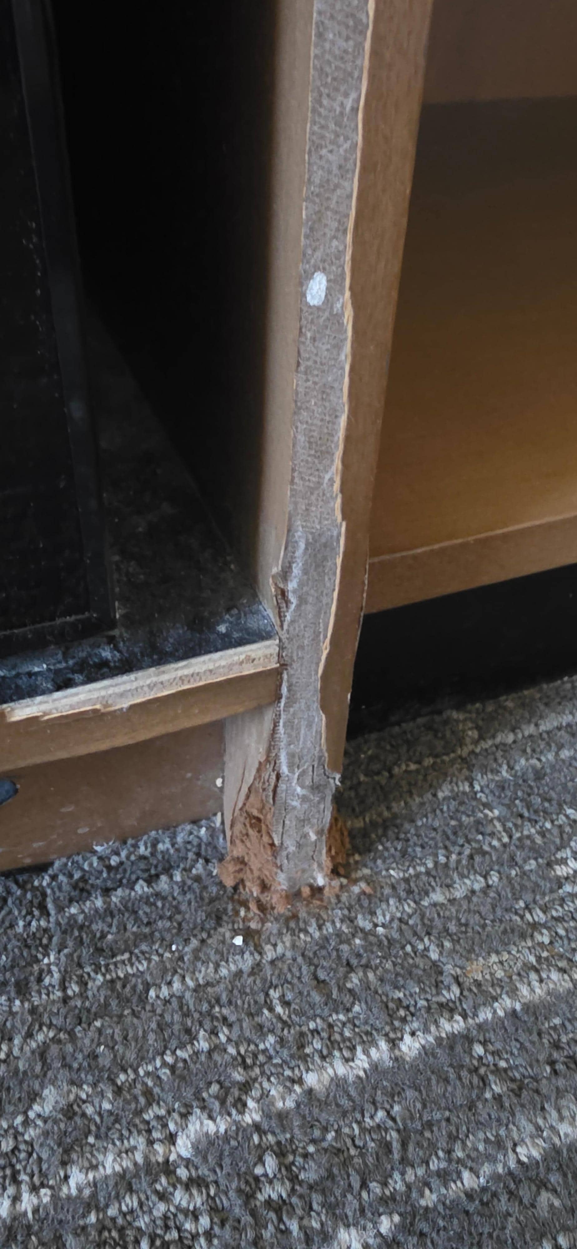 Zustand der Möbel im Zimmer