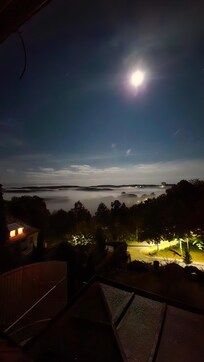 Nächtlicher Ausblick aus der Wohnung