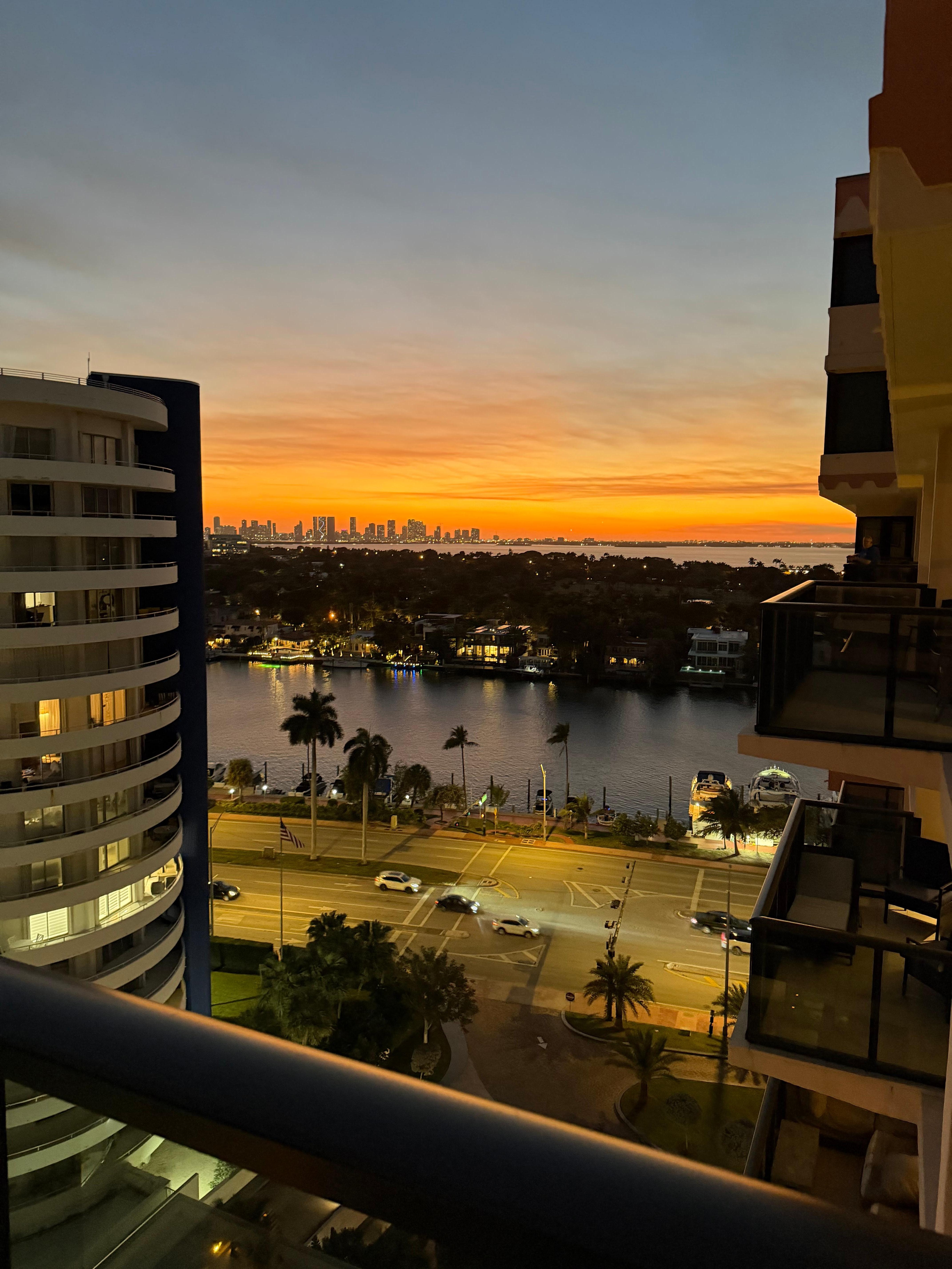Great views of the ocean and intercoastal from balcony. 