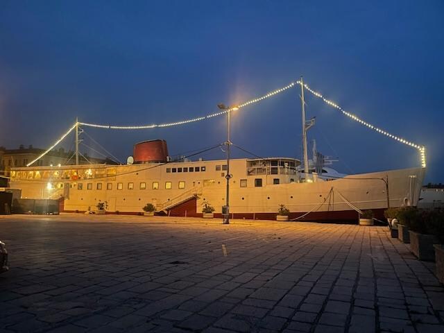 Botel Marina