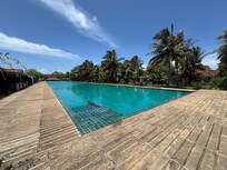 100m pool