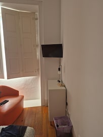 complete non functional for using a tablet...laptop
you have to sit on the bed and put stuff on the chair?
How about a swing out ledge under the window